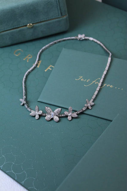 GRAFF
↗️ *Super Master Quality ®️*
Pavé Butterfly Diamond Necklace with Earings

*325 dhs🇦🇪🇦🇪* with *Good big* Box & Bag

Zain209
♥️♥️♥️