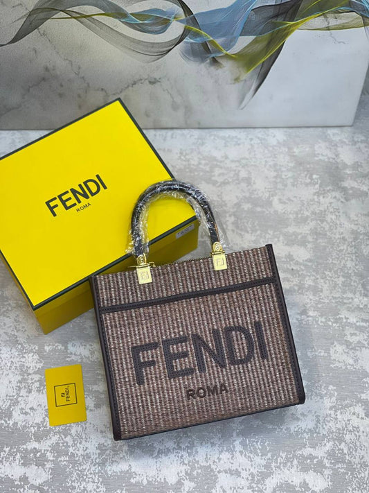 Fendi
130 dhs✅
With box
🎁🎁🎁

Zain175
♥️♥️♥️