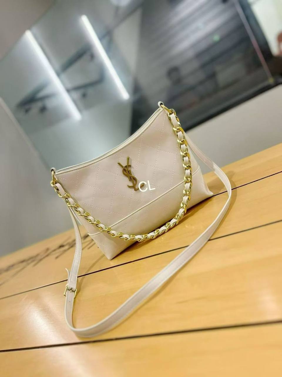 YSL
105 dhs❤️

Zain143
♥️♥️♥️