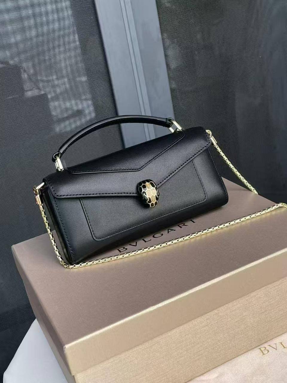 Bvlgari New Master Bag
310 dhs🪙🌨️

Zain153
♥️♥️♥️