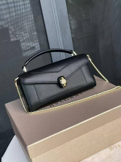 Bvlgari New Master Bag
310 dhs🪙🌨️

Zain153
♥️♥️♥️