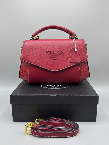 Prada

110 dhs🇦🇪🇦🇪
With Box

Zain50
♥️♥️♥️
