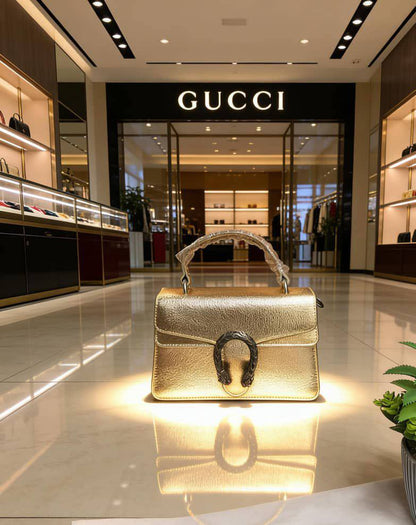 Gucci

100 dhs✅

with box 
🎁🎁🎁

Size:23/8/15

Zain07
♥️♥️♥️