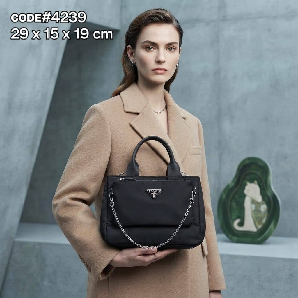Prada ᴛᴏᴘ ʜᴀɴᴅʟᴇ 
ᴄʀᴏssʙᴏᴅʏ ʙᴀɢ
ʀᴇᴍᴏᴠᴀʙʟᴇ ᴢɪᴘ ᴘᴏᴜᴄʜ
ᴡɪᴛʜ ᴄʜᴀɪɴ sᴛʀᴀᴘ
ᴀʟsᴏ ᴛʀɪᴍ ʟᴏɴɢ sᴛʀᴀᴘ
ɪɴ ɴʏʟᴏɴ ʙʟᴀᴄᴋ ᴍᴀᴛᴇʀɪᴀʟ
ɪɴ ɴᴀᴘᴘᴀ ʟᴏɢᴏ ᴛʀɪᴀɴɢʟᴇ
sɪʟᴠᴇʀ ʜᴀʀᴅᴡᴀʀᴇ
sɪᴢᴇ : 29 cm

90 dhs🇦🇪🇦🇪

Zain31
♥️♥️♥️