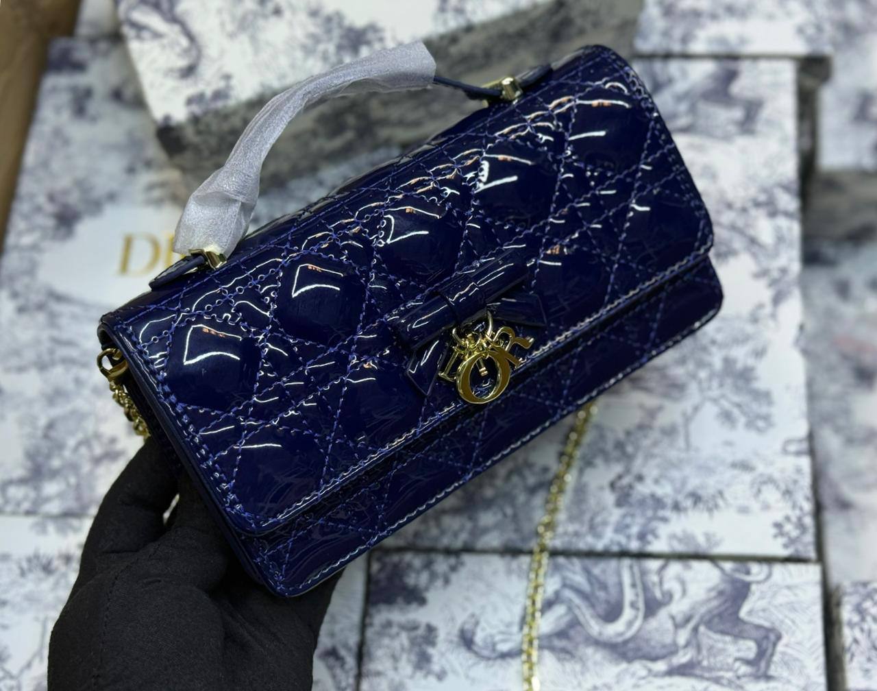 Dior
120 dhs💓
with box

Zain175
♥️♥️♥️