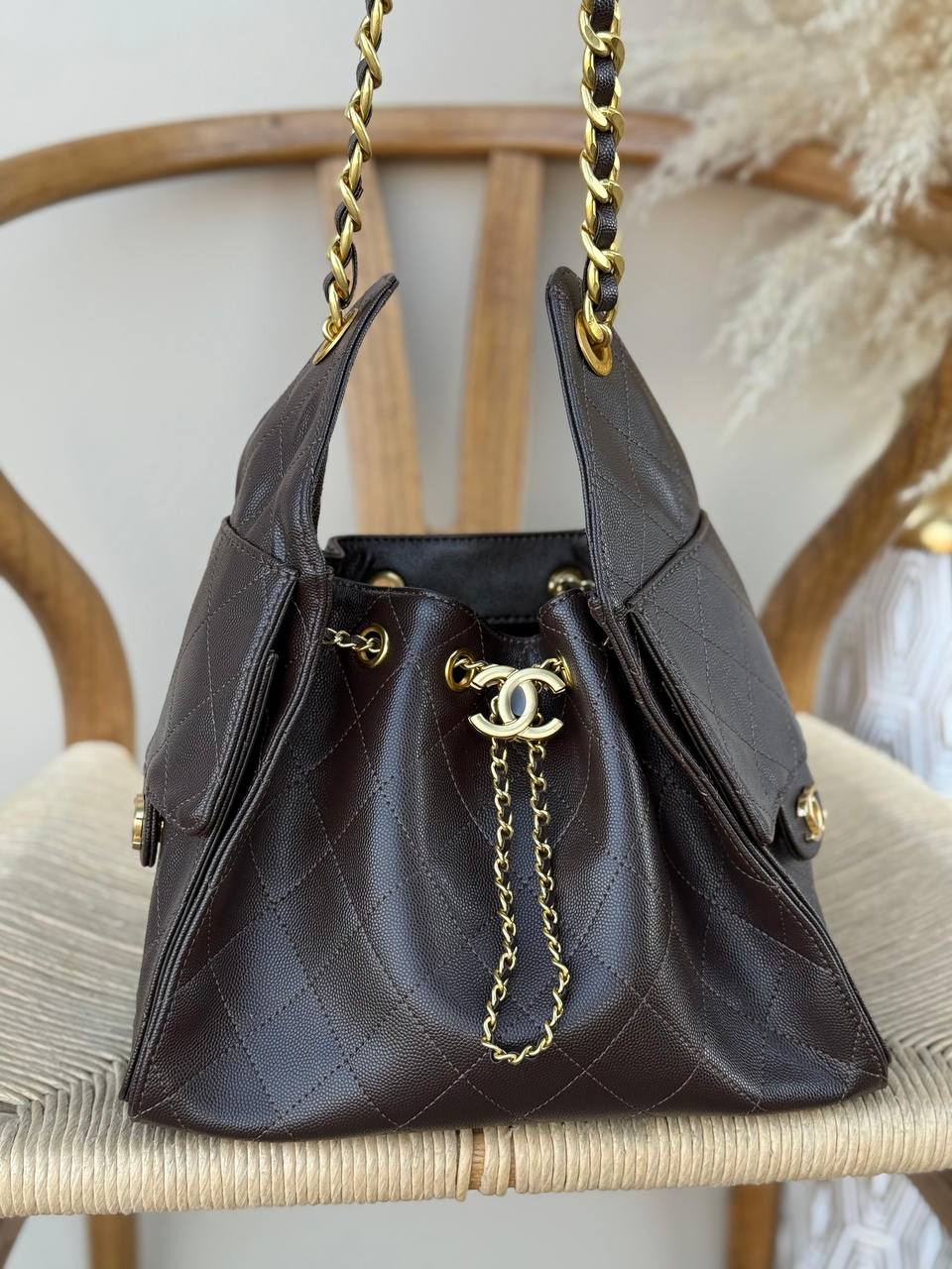 CHANEL

22cm
360 dhs✅

25cm
380 dhs✅

33cm
400 dhs✅

Top quality 
With box🎁

Zain167
♥️♥️♥️
