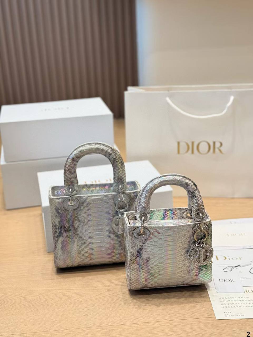 Dior
Master
310 dhs✅
320 dhs✅

Zain141
♥️♥️♥️