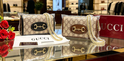 Gucci
100 dhs✅
with box
Size：19cm

Zain07
♥️♥️♥️