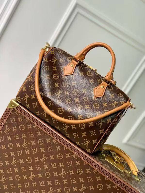 LV
SPEEDY

SIZE 30 cm

For Price 👇 WhatsApp✅
0568585901 
0507557372
0552275751 Owner Zain 👌


Zain274
♥️♥️♥️