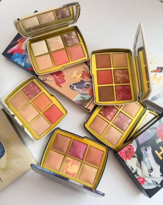 Hourglasses

Blush highlighter 

80 dhs

Zain36
♥️♥️♥️