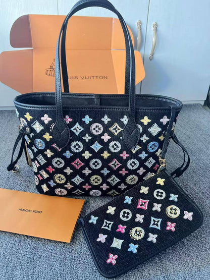 LV
Master🌺🌺
360 dhs✅ New Stock 

Zain297
♥️♥️♥️