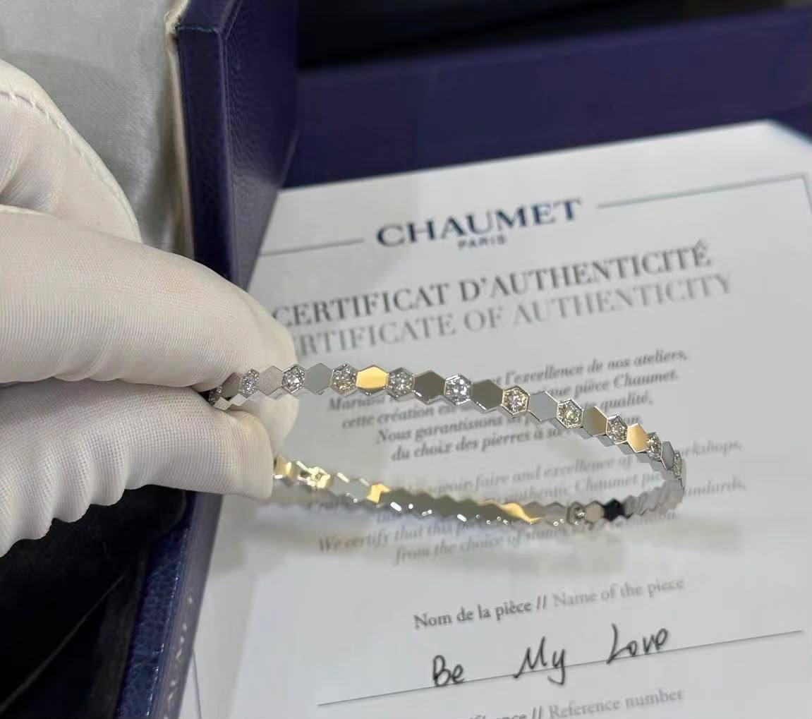 Chaomet Bangle 🦋
Master quality 

*80* AED normal box 📦

Zain48
♥️♥️♥️