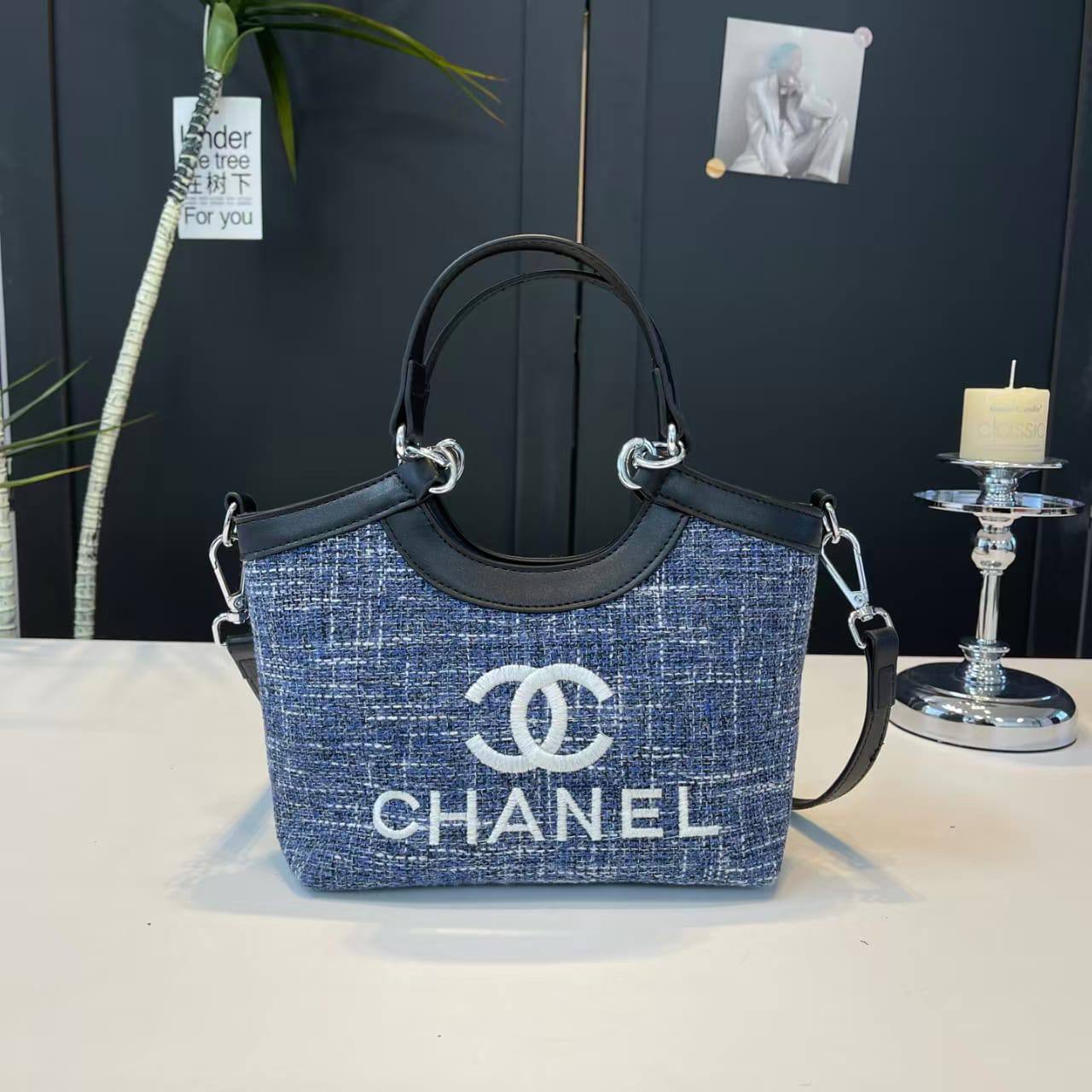 Chanel
70 dhs✅
high quality
24cm

Zain26
♥️♥️♥️