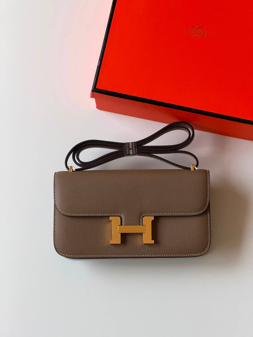 Hermes constance 23cm 
super Master quality ✅with box📦
490 dhs🇦🇪🇦🇪

Zain52
♥️♥️♥️