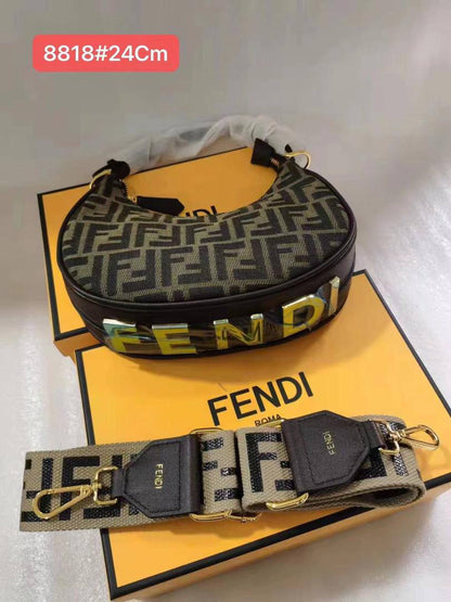 Fendi 
100 dhs✅

with box🎁

size 24cm

Zain213
♥️♥️♥️