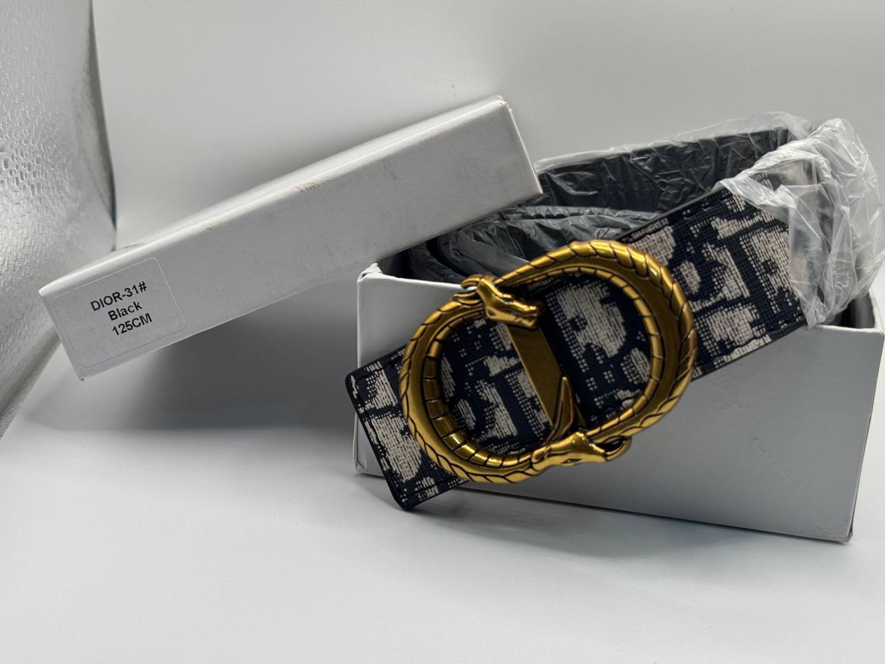 Belts
With box 
🎁🎁🎁

40 dhs✅

Zain93
♥️♥️♥️