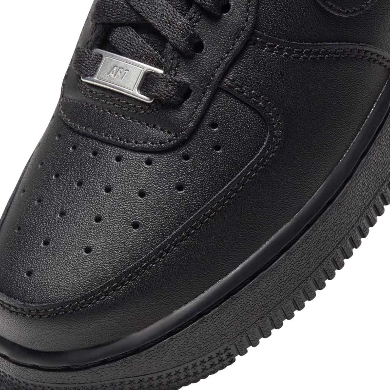Airforce 1 ‘black’🖤
36-45 AVAILABLE 🤩
150 dhs✅

Zain242
♥️♥️♥️