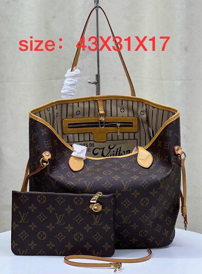 LV 
Good quality 💯
Size 43cm
95 dhs💛
With box 📦

Zain70
♥️♥️♥️