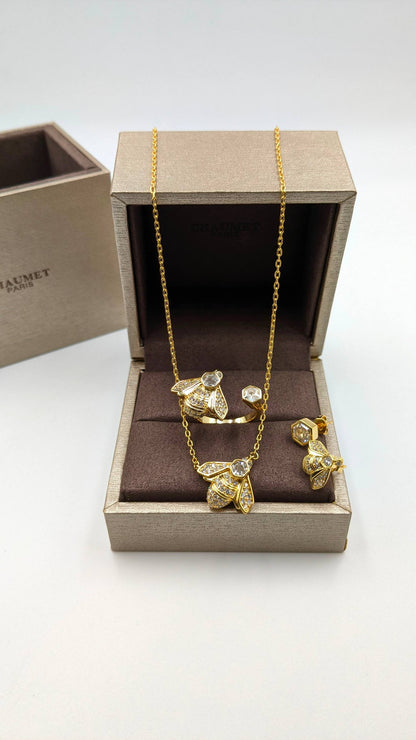 Chaumet
*Master Quality* 
*Necklace, Earrings & F.Ring*
190 dhs✅
with Normal Box 🎁

Zain210
♥️♥️♥️