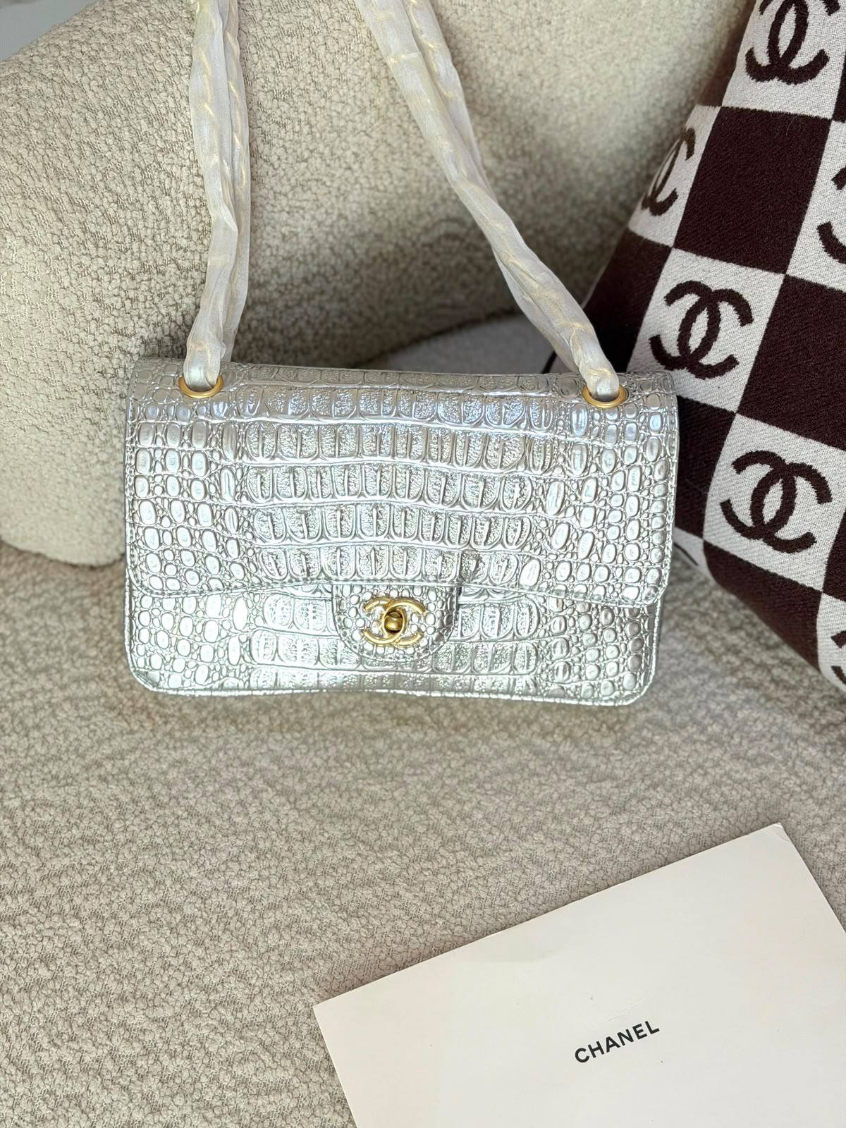 Chanel

290 dhs

Zain134
♥️♥️♥️