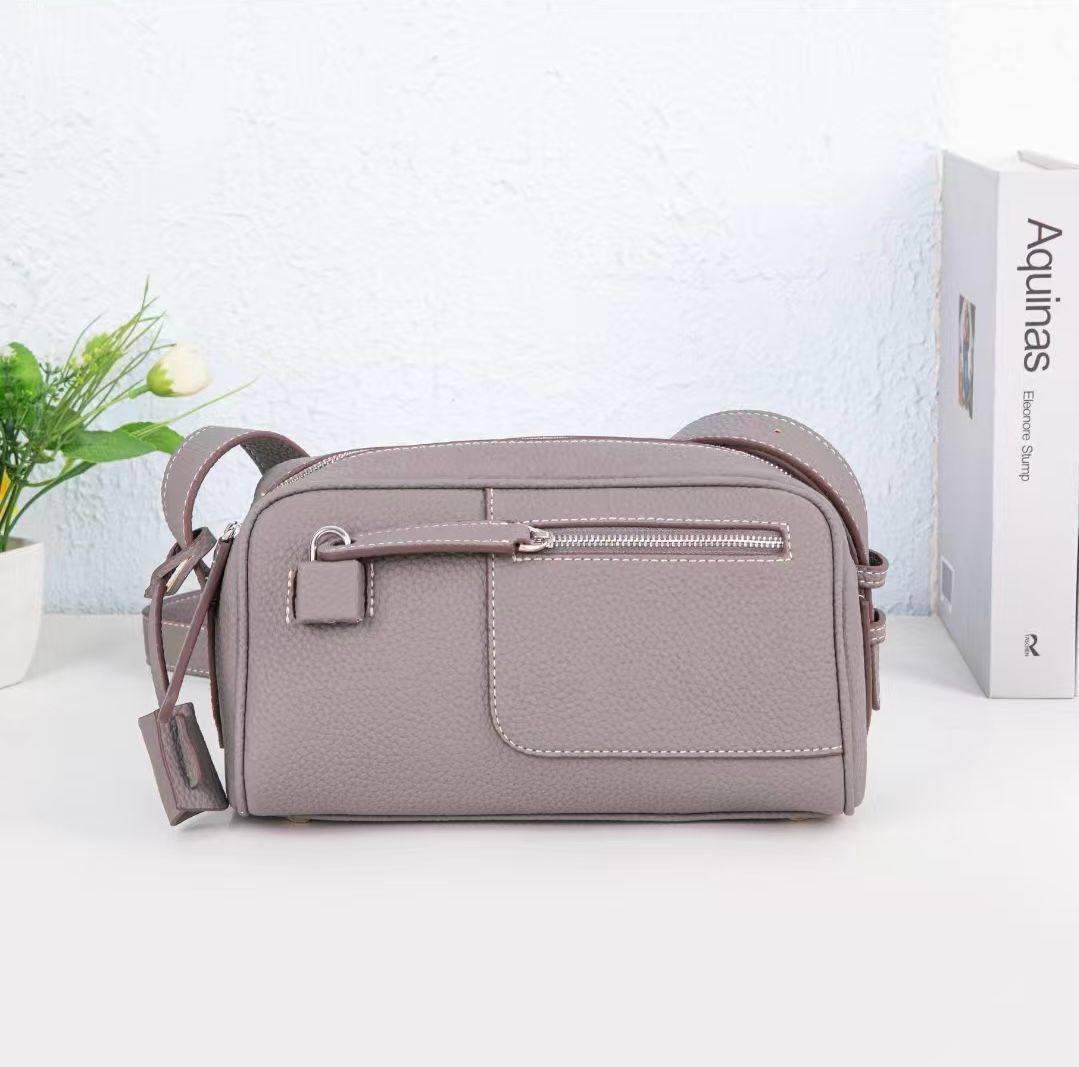 HERMES 
 GOOD QUALITY 
WITH BOX  
🎁🎁🎁

100 dhs✅

Zain39
♥️♥️♥️