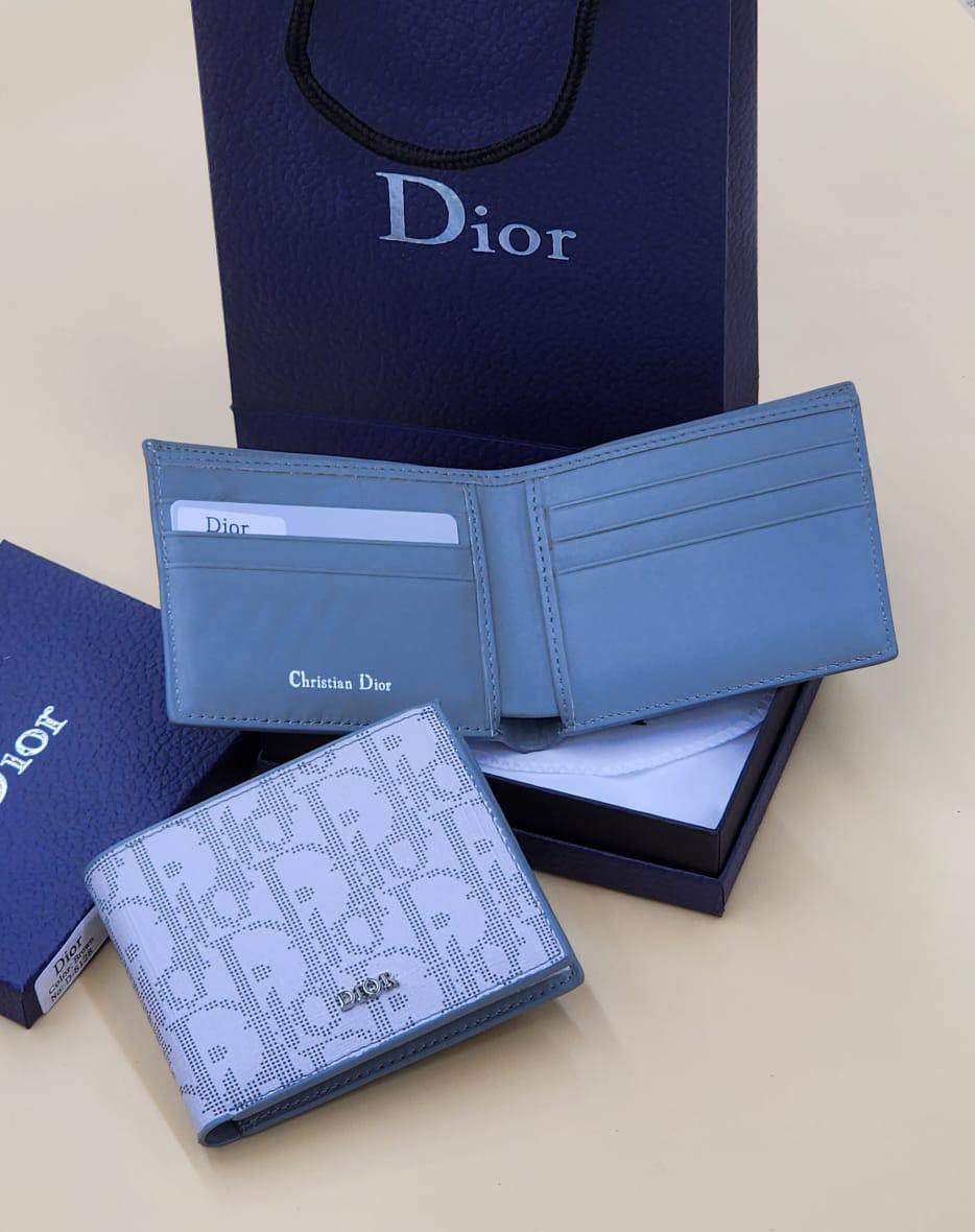 Dior wallet for men 
good quality 
45 dhs💓

Zain59
♥️♥️♥️