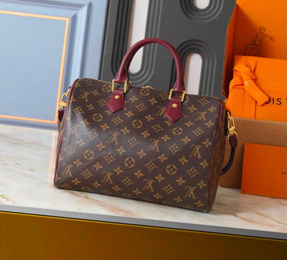 LOUIS VUITTON 

COPY ONE 

NEW DESIGN 

220 DHS🇦🇪🇦🇪🇦🇪

Zain295
♥️♥️♥️