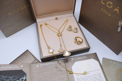 necklace and bracelet

120 dhs🇦🇪🇦🇪🇦🇪

Zain122
♥️♥️♥️