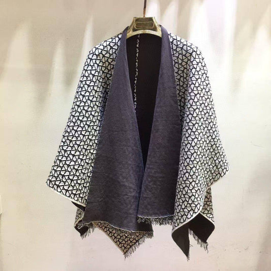 For winter big scarf 🛍️🧚‍♀️🧚‍♀️
Free size 
150 dhs🪙
Master Good pualiit

Zain231
♥️♥️♥️