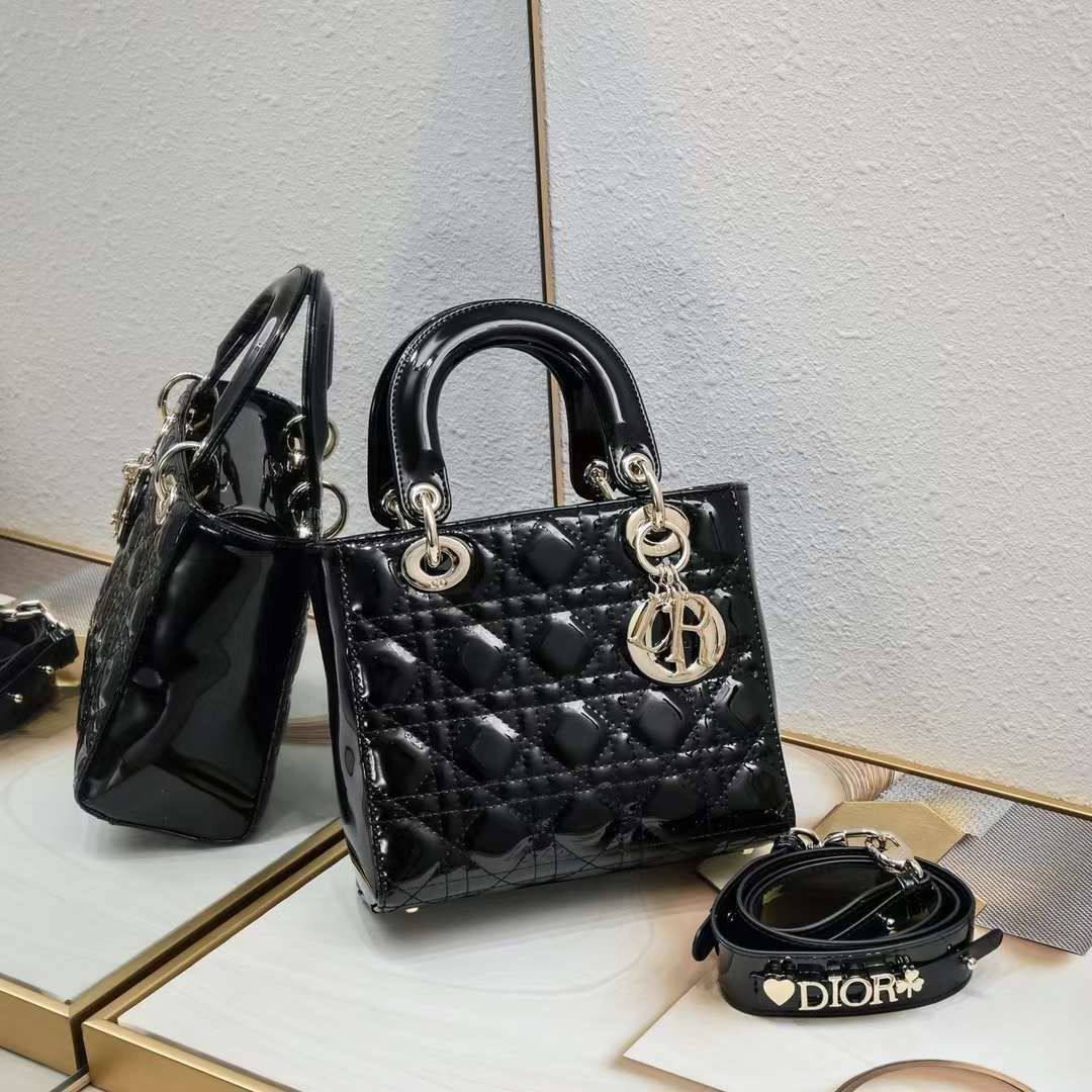 Dior
Master New
For Price 👇 WTSP Text Zain 0568585901

Zain192
♥️♥️♥️