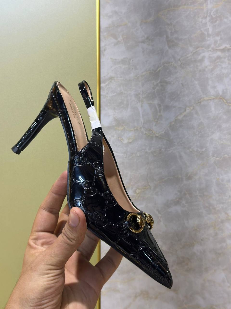 Gucci

size 36 to 41

120 dhs🪙💕

Zain103
♥️♥️♥️