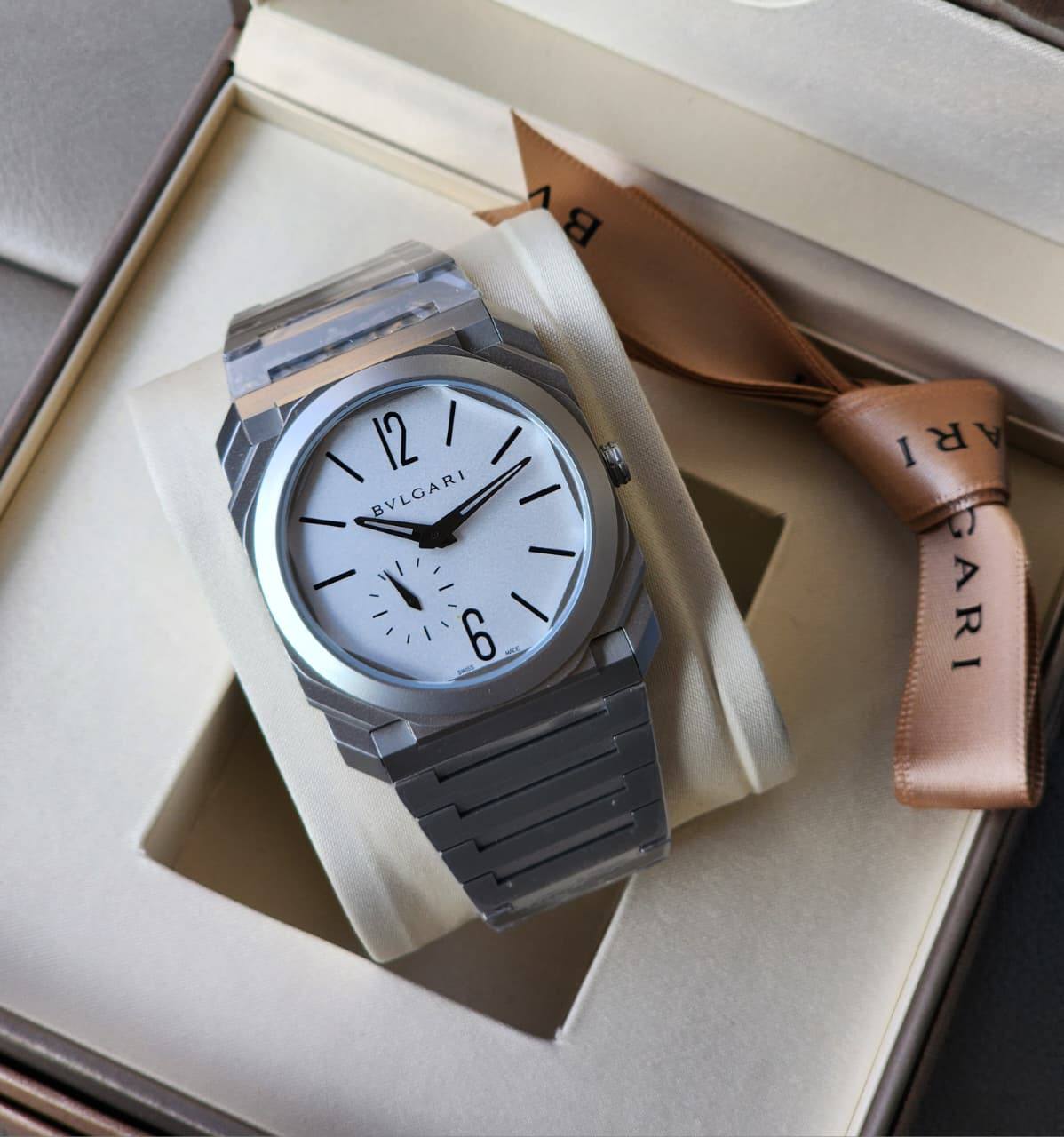 Bvlgari 

super slim watch for men good quality 

350 dhs💓

Zain59
♥️♥️♥️