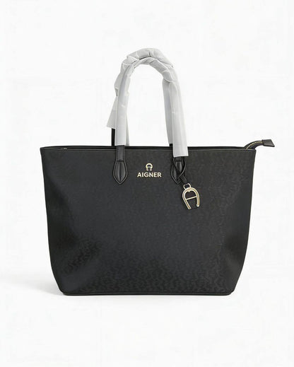 Aigner
100 dhs🗽
size：50cm
Good quality

Zain35
♥️♥️♥️