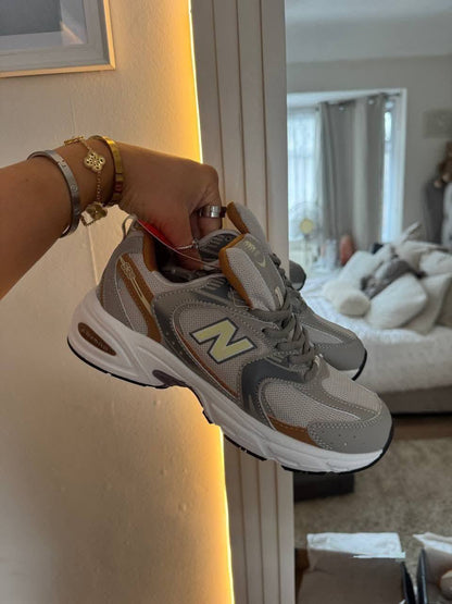 NEW BALANCE
☘️ *SIZE  36  to 41 ☘️                                                                                                       
150 dhs💓

Zain224
♥️♥️♥️