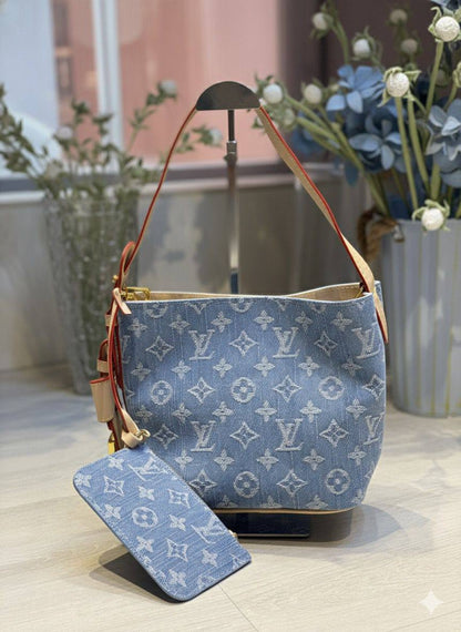 LV ALL IN BB 
17-25*13*18cm 
95 dhs🪙💕

with BOX
🎁🎁🎁

Zain44
♥️♥️♥️