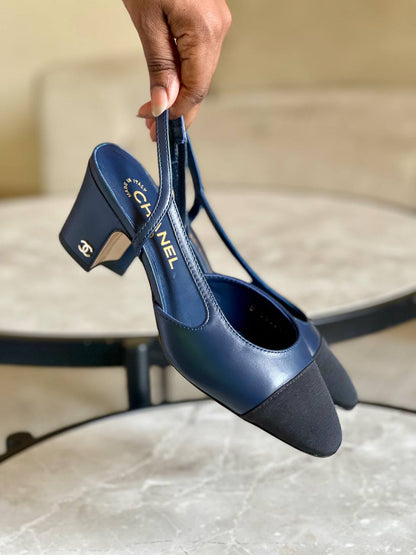 Chanel 

Vip quality 

Size:36 to 42

430 dhs🇦🇪🇦🇪

Zain113
♥️♥️♥️