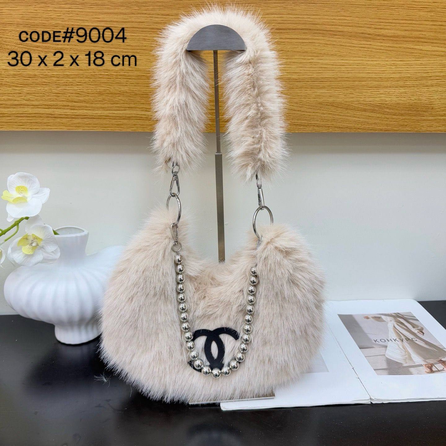 CHANEL ᴡɪɴᴛᴇʀ's ʙᴀɢ
ғᴀᴜx ғᴜʀ ʜᴀɴᴅʙᴀɢ
sɪʟᴠᴇʀ ʜᴀʀᴅᴡᴀʀᴇ
ɪɴᴛᴇʀʟᴏᴄᴋɪɴɢ C ʟᴏɢᴏ
ᴡɪᴛʜ ʙᴇᴀᴅᴇᴅ ᴄʜᴀɪɴ sᴛʀᴀᴘ
sɪᴢᴇ: 30 cm

60 dhs🗽

Zain31
♥️♥️♥️
