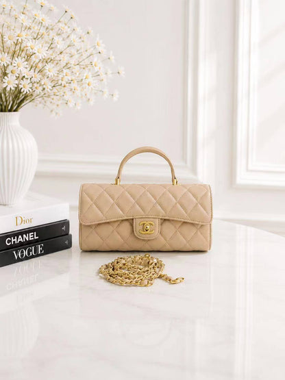 CHANEL
best quality with box
100 dhs🇦🇪🇦🇪

size25CM

Zain290
♥️♥️♥️