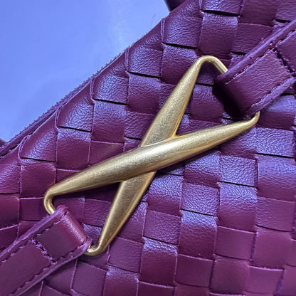 BOTTEGA 
GOOD QUALITY 
120 dhs✅

Zain39
♥️♥️♥️