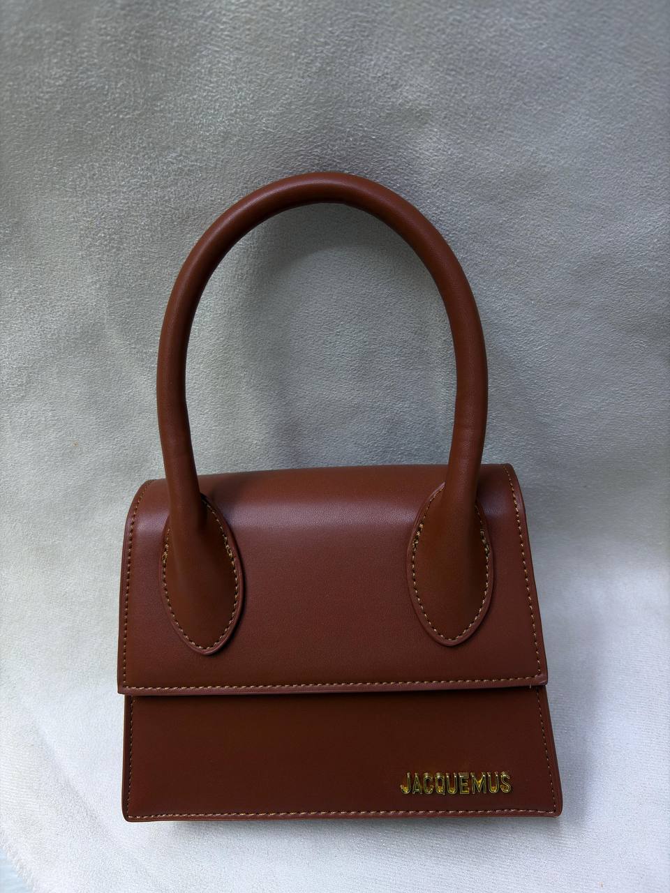 Jacquemus
✨✨NEW ✨✨
95 dhs💓

with box
🎁🎁🎁

Zain38
♥️♥️♥️