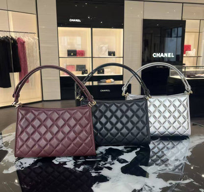 Chanel 💕💕
23cm🥰 
Master
280 dhs🌺

Zain228
♥️♥️♥️