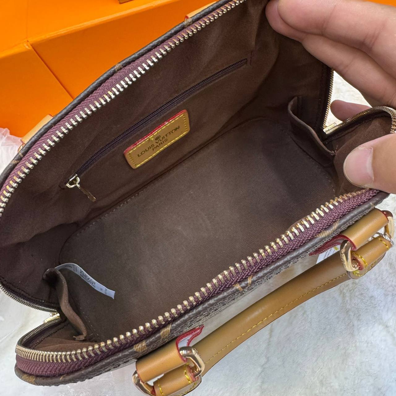 LV ᴀʟᴍᴀ
ᴡɪᴛʜ ʟᴏɴɢ sᴛʀᴀᴘ
ᴡɪᴛʜʙᴏx
🎁🎁🎁

ʟᴇᴀᴛʜᴇʀ/ɢᴀᴍᴏsᴀ
sɪᴢᴇ:25ᴄᴍ
95 dhs✅

Zain56
♥️♥️♥️