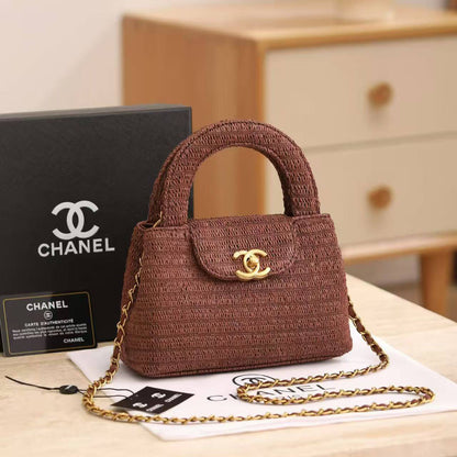 Chanel

100 dhs🇦🇪🇦🇪

With box

Zain219
♥️♥️♥️