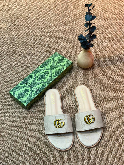 Slippers
75 dhs✅
Size 36-41

Zain236
♥️♥️♥️