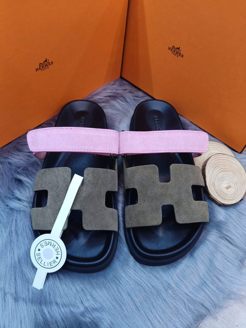 Hermes
*master quality*🌸
*size: 36 to 44*🌸
260 dhs✅

Zain119
♥️♥️♥️
