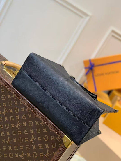 *Lv OnTheGo MM✅*
*Size 35 cm*
For Price 👇 WTSP Text Zain 0568585901

Zain274
♥️♥️♥️
