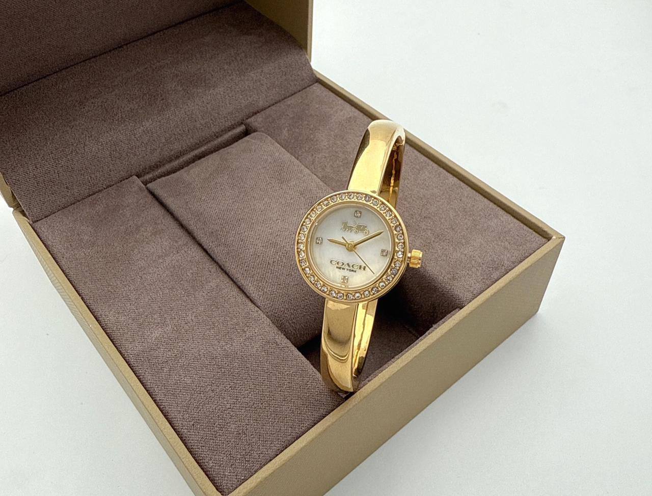 Van Cleef
60 dhs🪙🌨️

Zain45
♥️♥️♥️
