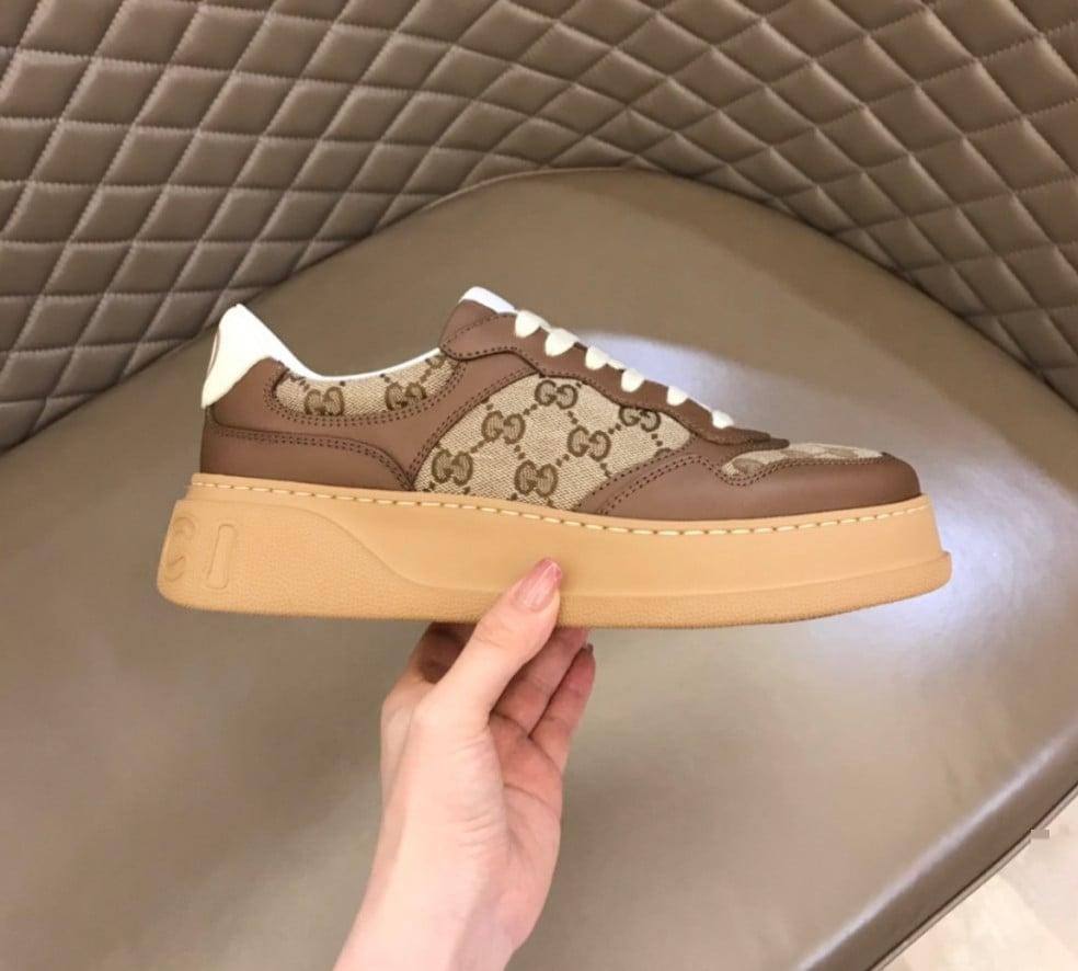 GUCCI 
☘️ *SIZE  36  to 42 ☘️                                                                                                       
280 dhs✅

Zain224
♥️♥️♥️
