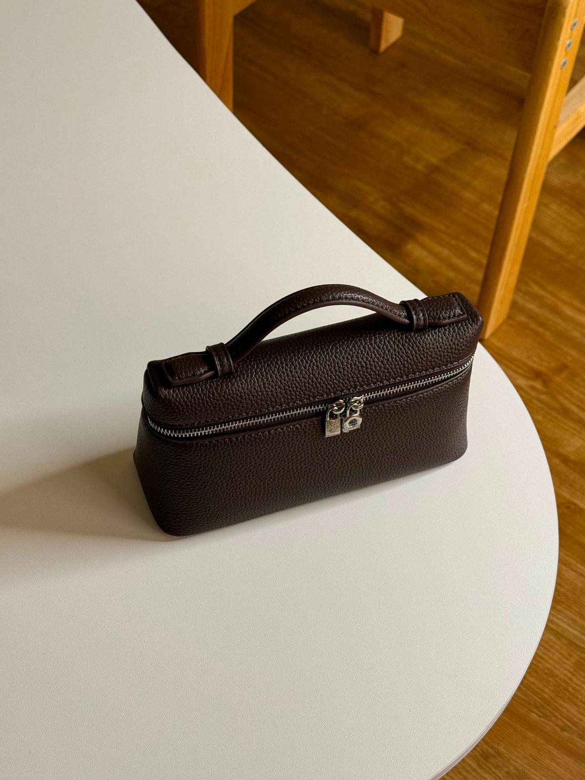 LORO PIANA 

19cm

320 dhs🇦🇪🇦🇪🇦🇪
 MASTER QUALITY
 With box🎁

Zain167
♥️♥️♥️