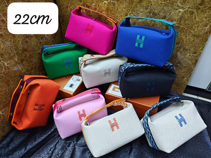 Hermes
95 dhs🪙🌨️

with box
🎁🎁🎁

Zain235
♥️♥️♥️